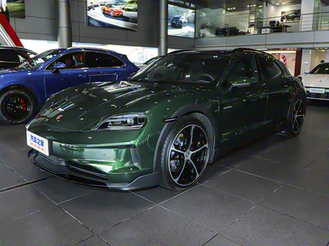 2024�� Taycan 4 Cross Turismo