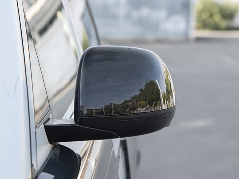 2025�� 3.0 L6 400PS �����ӳ���