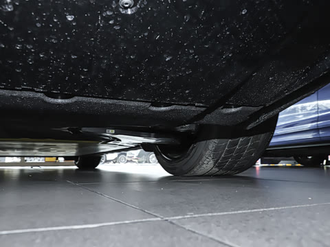 2024�� Taycan 4 Cross Turismo