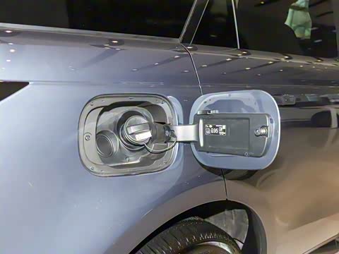 2025�� 400PS Dynamic HSE