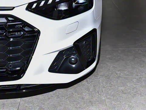 2025�� 200���������� 40 TFSI ���������� B&O ��ҹ��