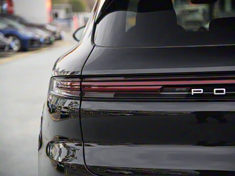 2025�� Cayenne E-Hybrid 2.0T