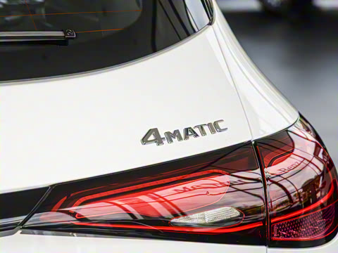 2025�� �Ŀ� GLC 260 L 4MATIC ������