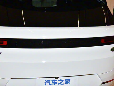 2025�� 400PS Dynamic HSE