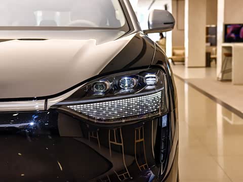 2025�� ���� Ultra�� 52kWh 6����