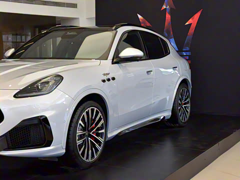 2023�� 3.0T Trofeo