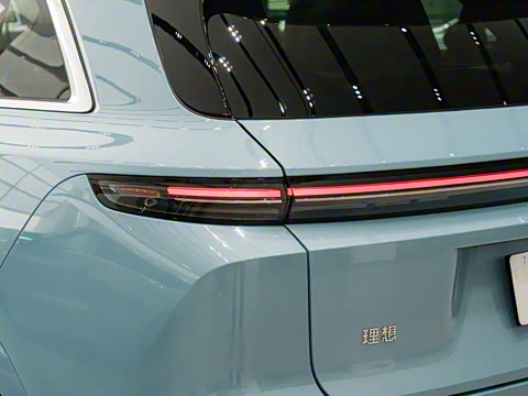 2025�� Ultra ���ܻ��°�