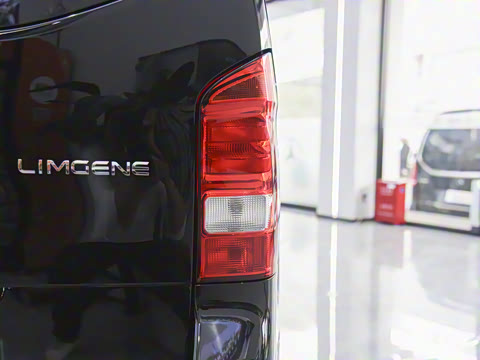 2025�� 2.0T ��; 7��