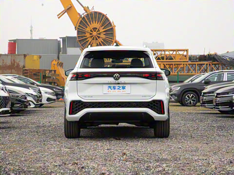 2025�� ̽��L 330TSI ������ӢCity��