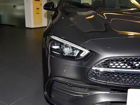 2025�� �Ŀ� C 260 L �˶���