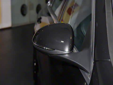 2025�� �Ŀ� C 260 L �˶���