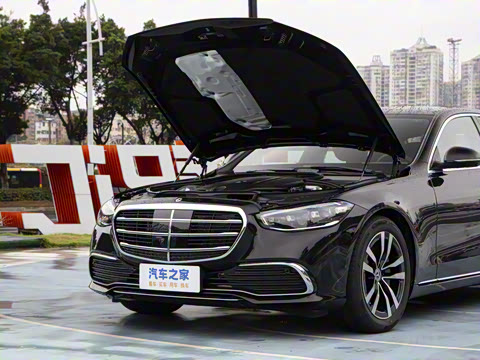 2025�� S 400 L ������