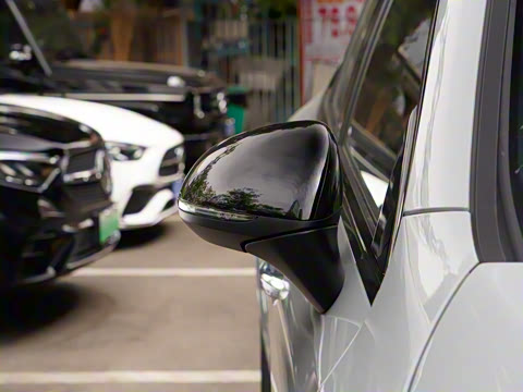 2025�� GLC 300 4MATIC ����SUV