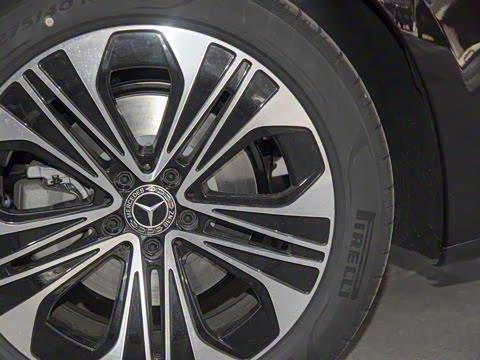 2025�� �Ŀ� E 300 L ������