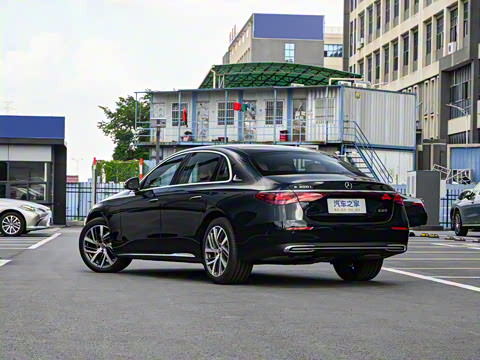 2025�� �Ŀ� E 300 L ʱ����