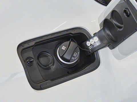 2025�� 225i M�˶���ҹ��װ