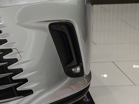 2025�� 300 ����������