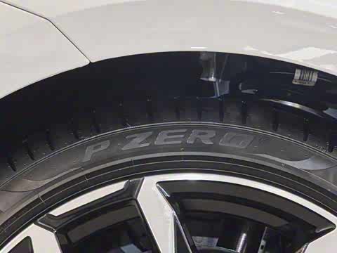 2025�� 225i M�˶���ҹ��װ