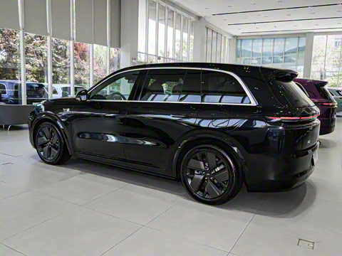 2025�� Ultra ���ܻ��°�