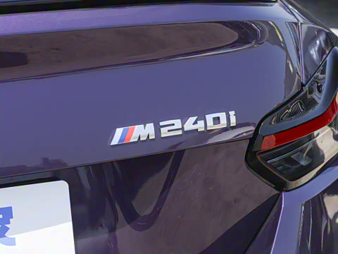 2025�� M240i xDrive