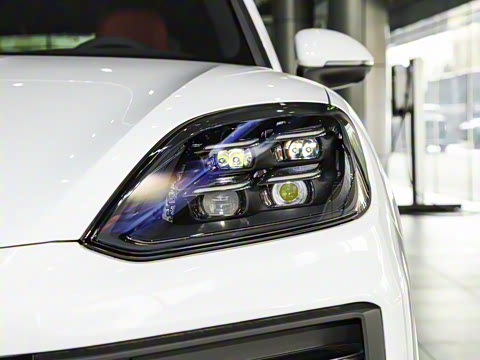 2025�� Cayenne S E-Hybrid 3.0T