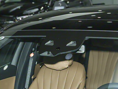 2025�� E 300 L �����