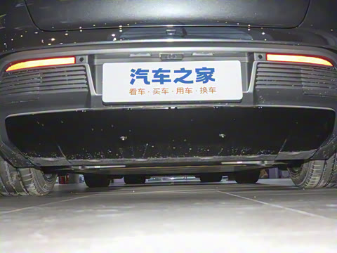 2024�� Taycan 4 Cross Turismo