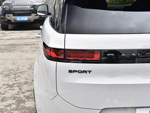 2025�� 400PS Dynamic HSE