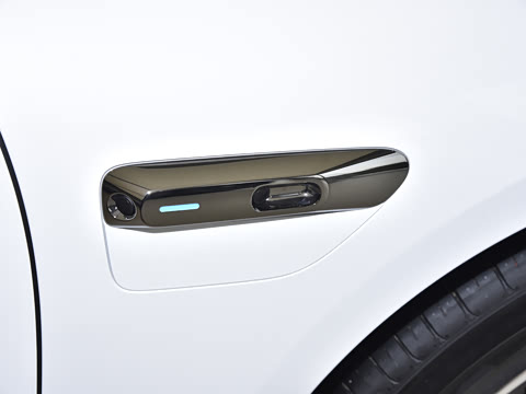 2025�� 705km Pro