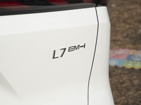 2025�� EM-i 115km ̽��+��