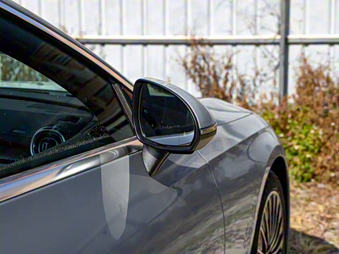 2025�� CLE 260 ������ܳ�