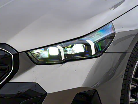 2024�� xDrive M60