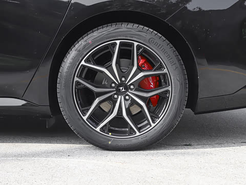 2025�� ���� 650ProѲ����