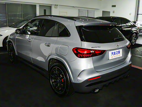 2024�� AMG GLA 35 4MATIC