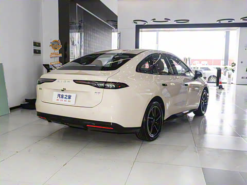 2025�� 650 ������