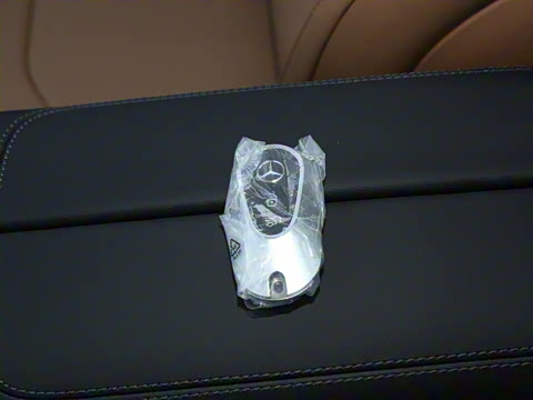 2025�� �Ŀ� E 300 L ʱ���˶���