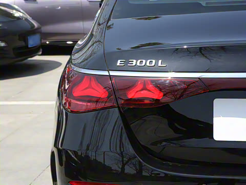 2025�� �Ŀ� E 300 L ʱ���˶���