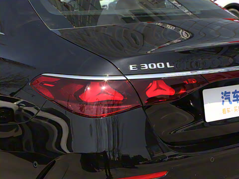 2025�� �Ŀ� E 300 L ʱ���˶���