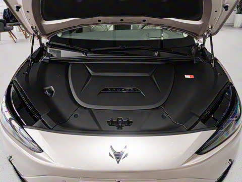 2025�� 735MAX 160kW