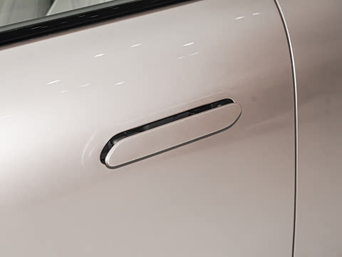 2025�� 735MAX 160kW