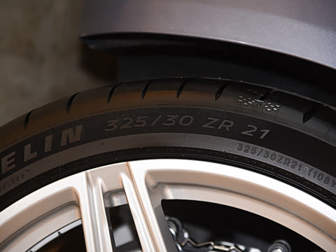 2025�� 4.0T V8 Coupe