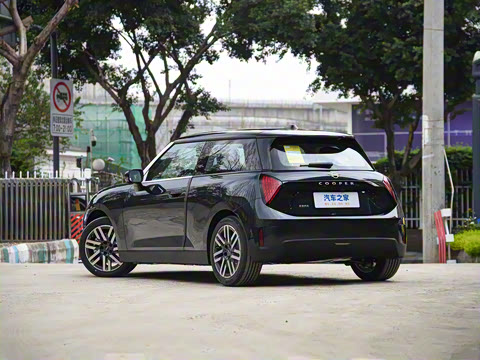 2025�� 456km COOPER E ������