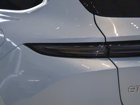 2025�� 75kWh Touring