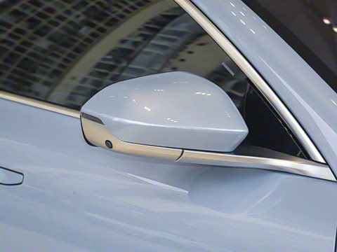 2025�� 75kWh Touring