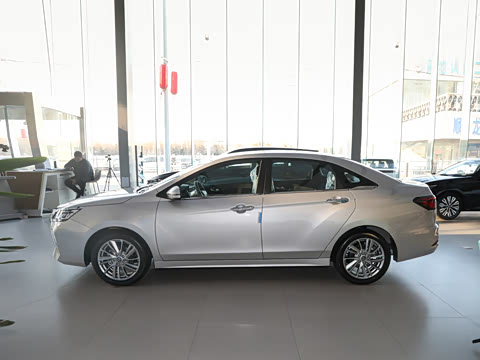 2023�� PLUS 1.6L XV CVT�����