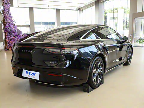 2025�� 705km Max