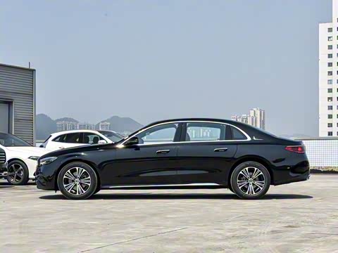 2025�� �Ŀ� E 260 L �˶���