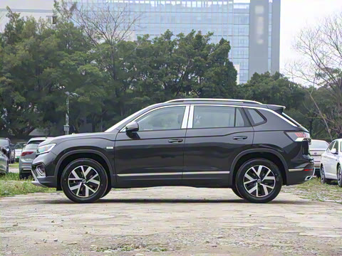 2025�� ������ 300TSI