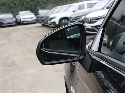 2025�� ������ 300TSI