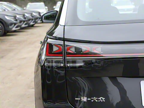 2025�� ������ 300TSI